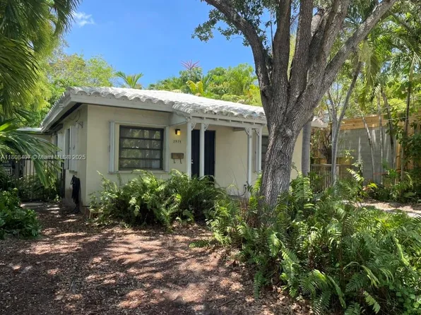 2975 Shipping Ave, Miami, FL 33133