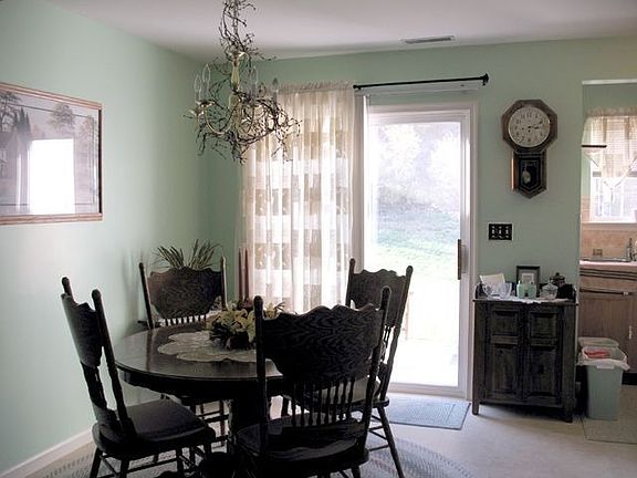 Spacious Dining Area