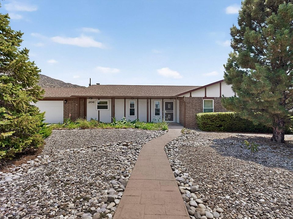 1st image of 206 Wells Dr NE