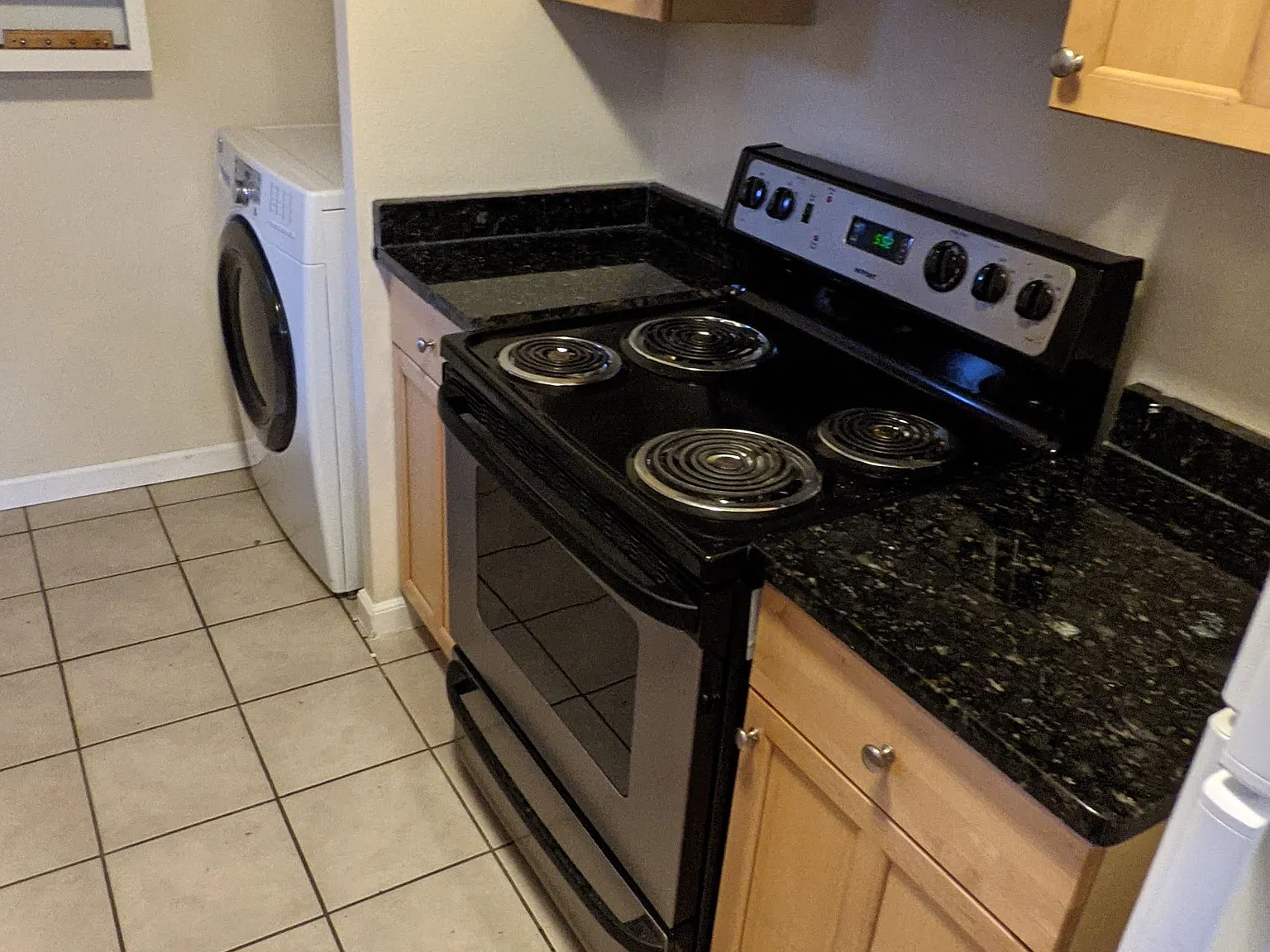 2 bed, 750 sqft, $1,600 — Photo 3