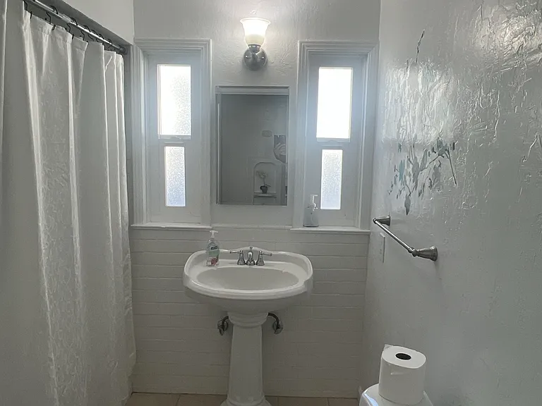 812 E McKinley Ave — Photo 5