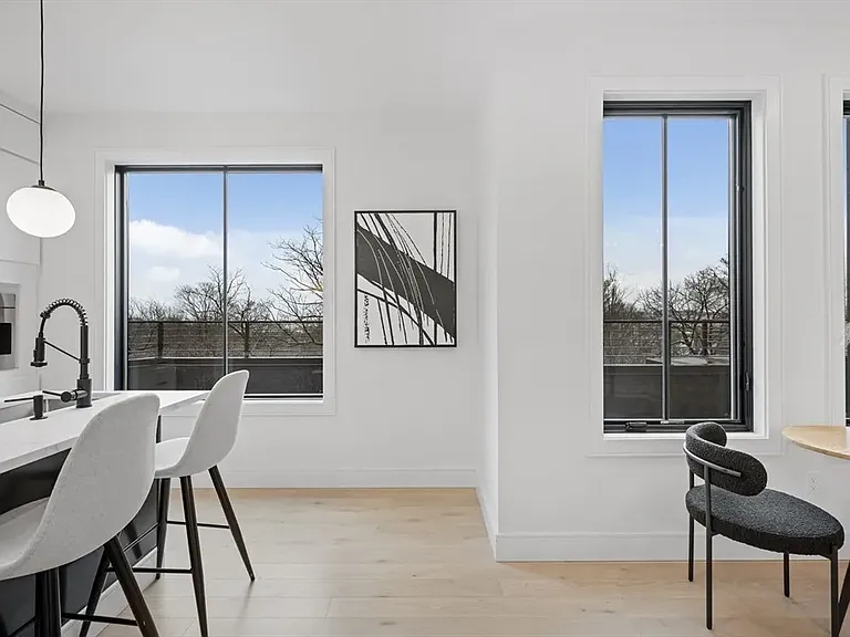 490 Bennington St #7 — Photo 6