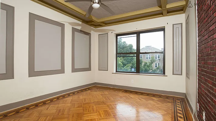 Rented by Nooklyn NYC LLC | media 11