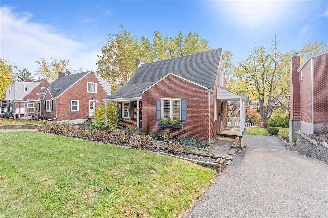 310 Elmbrook Ln photo 1