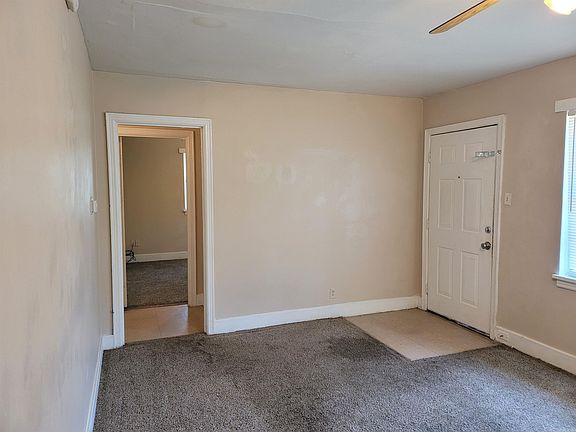 5th image of 611 & 613 Lenora St