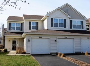 929 Genesee Ct, Naperville, IL 60563