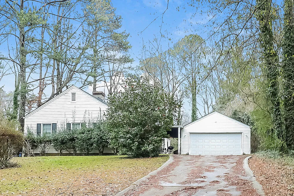 3 bed, 1.5 bath, 1921 sqft, $2,135 — Photo 1