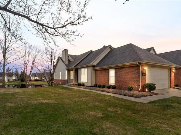 16552 Country Knoll Dr, Northville, MI 48168