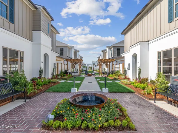 115 Gaunt Ln #704, Youngsville, LA 70592