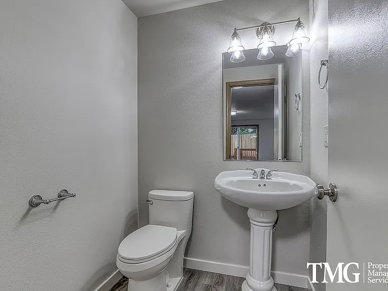 3708 NE 98th St — Photo 14