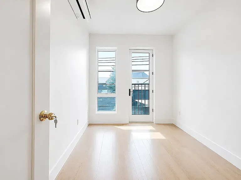 3405 Farragut Rd #2D — Photo 1