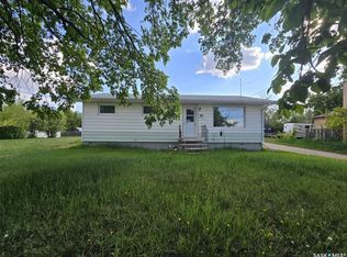 33 4th Ave E, Central Butte, SK S0H0T0