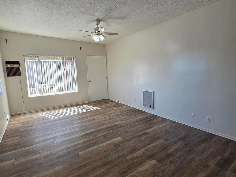 13501 Inglewood Ave — Photo 8
