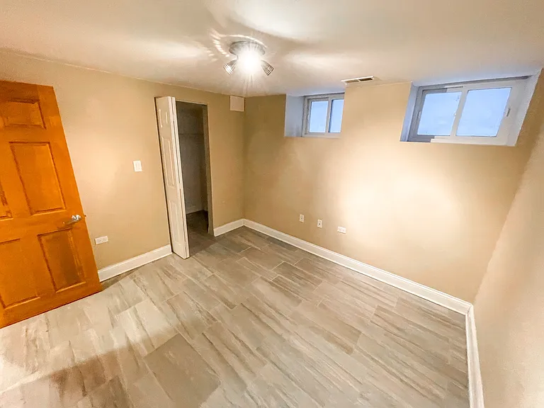1435 W. Grand Ave. — Photo 18