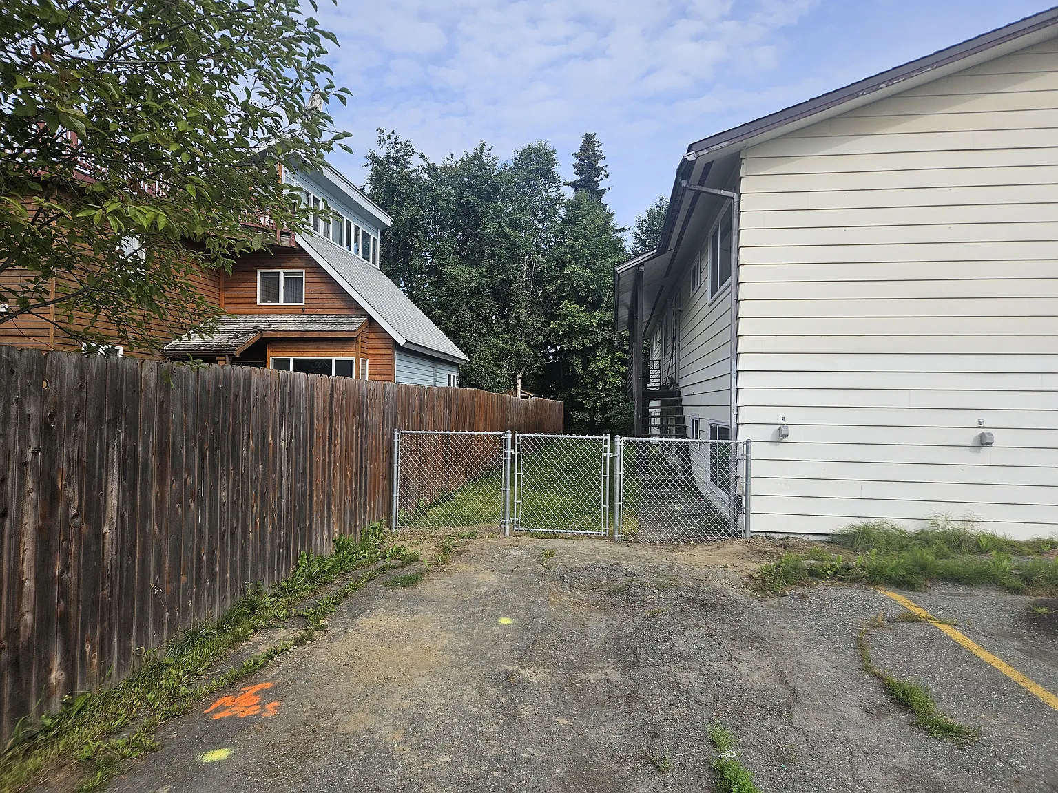 8 bed, 3500 sqft, $1,475 — Photo 3