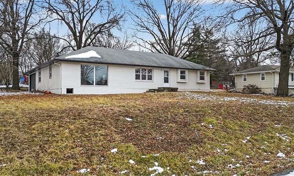 1st image of 1220 N Leeview Cir