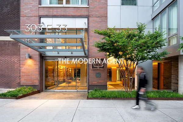 Sold by Level Group | media 12