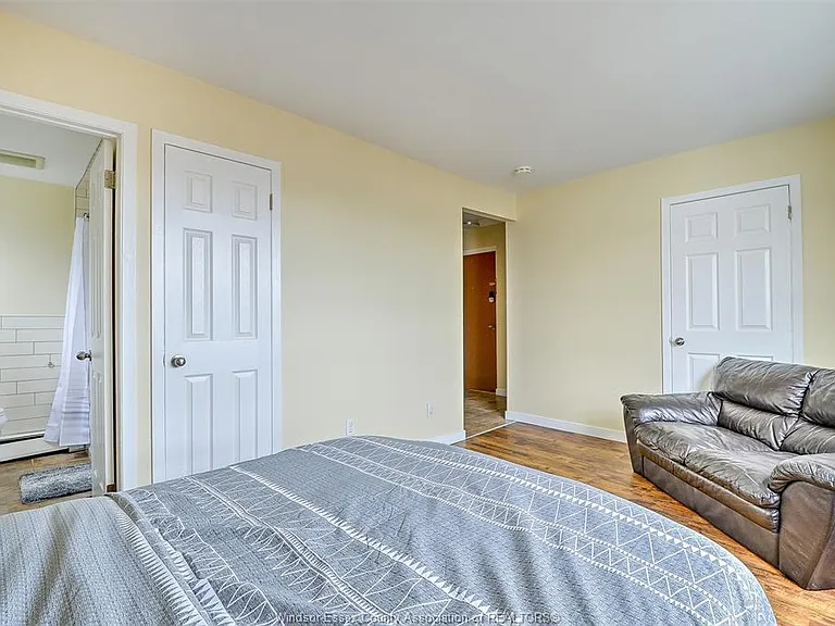 821 Pillette Rd #7 — Photo 8