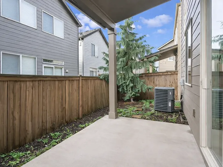 2610 NE 131st Ct — Photo 23