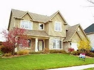 2612 Kendridge Ln, Aurora, IL 60502