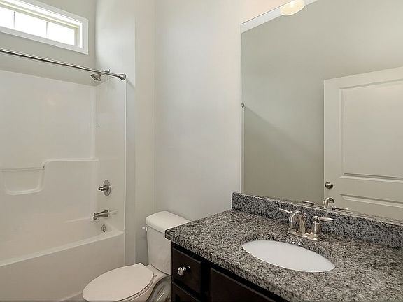 5th image of 344 Meadowpark Ln