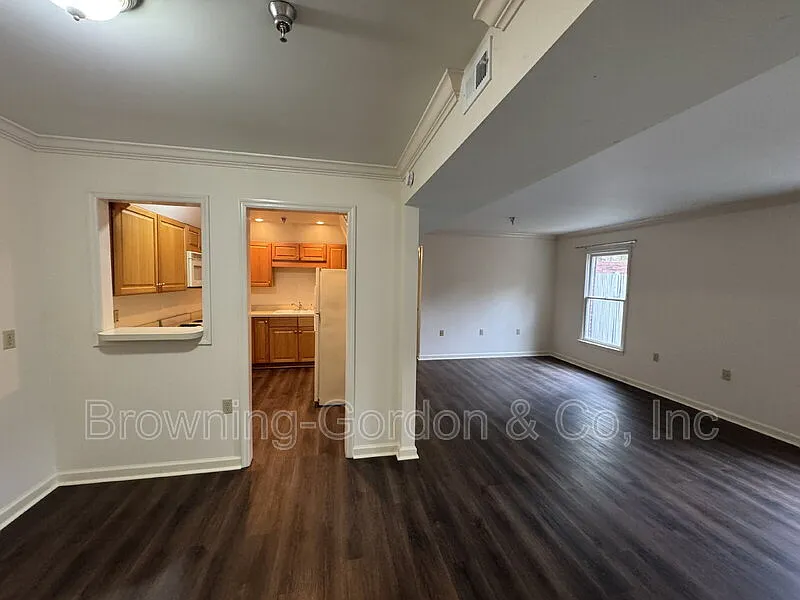 Georgetown Condominiums — Photo 4