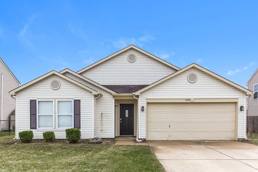 3 bed, 2.0 bath, 1661 sqft, $2,000 — Photo 1