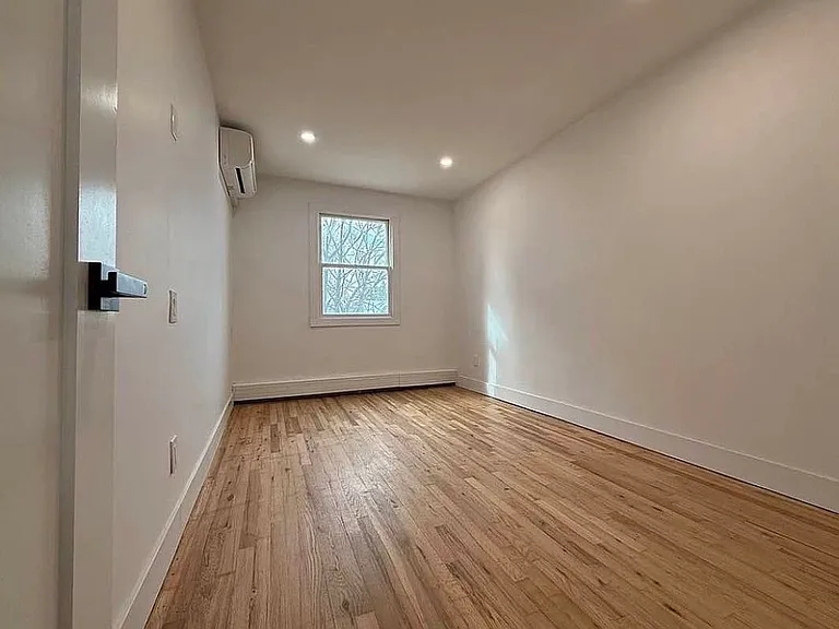 2744 E 11th St #1 — Photo 19
