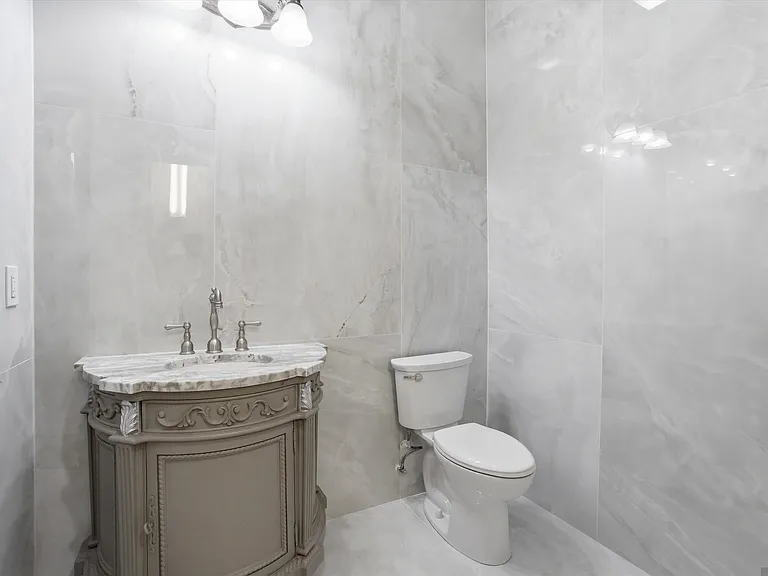 926 Crown Aly — Photo 13