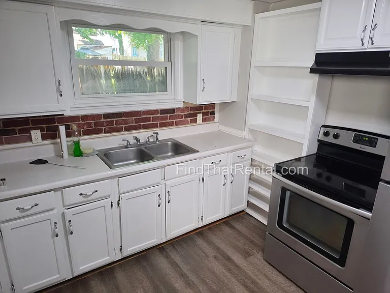 136 W Church Ave — Photo 1