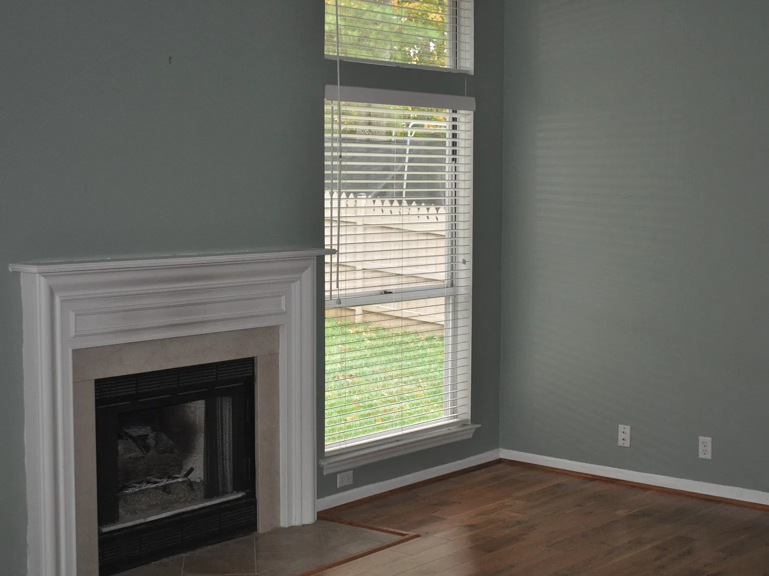 3 bed, 2.0 bath, 1650 sqft, $2,400 — Photo 4
