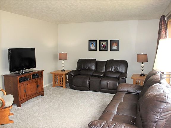 2nd image of 1670 Glenwood Ln