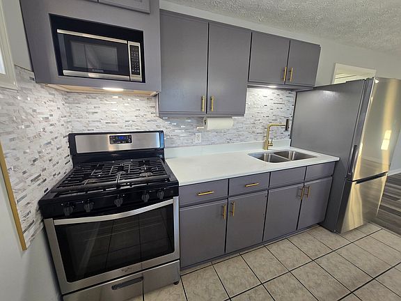 2nd image of 3022 S Cedar St Unit 3