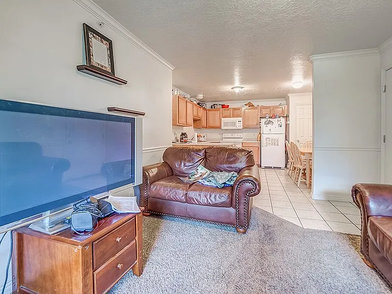 539 N University Ave #201 — Photo 1