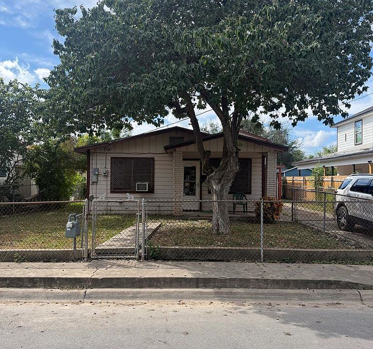 1st image of 1450 McKinley St