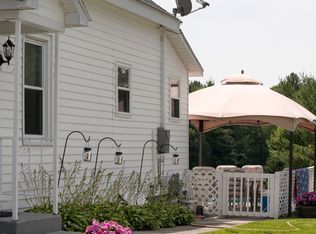 928 Hoosick Rd, Troy, NY 12180