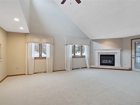 4th image of 105 Lancelot Ln