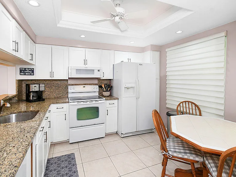 221 NE Plantation Rd #211 — Photo 15