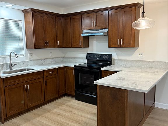 4th image of 6082 Homewood Ave APT C