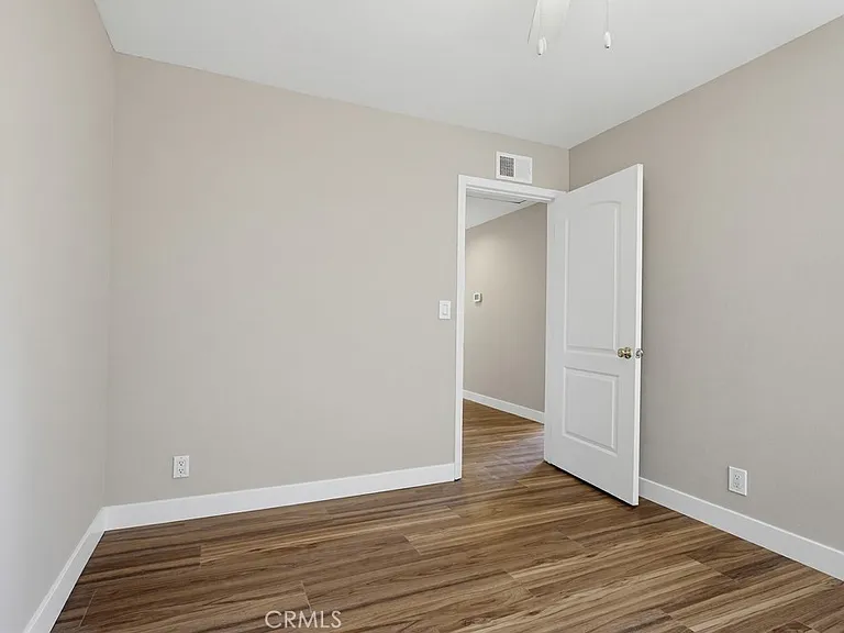 243 N Pageant St — Photo 33