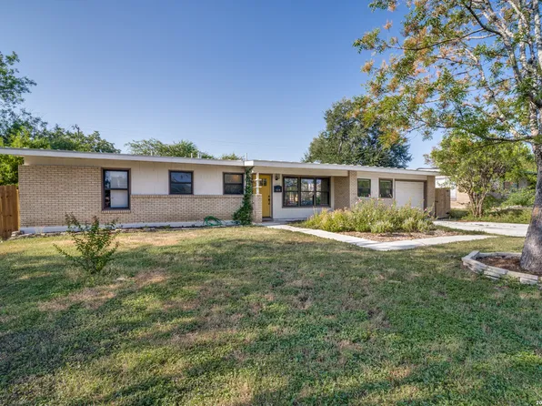 218 Sprucewood Ln, San Antonio, TX 78216
