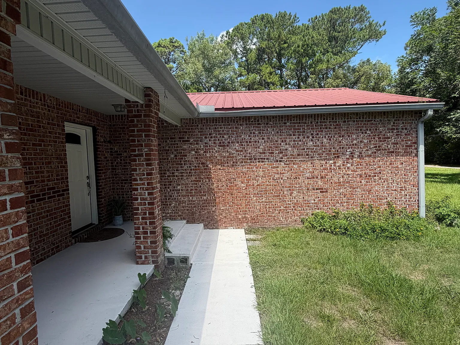 3 bed, 1923 sqft, $2,900 — Photo 2