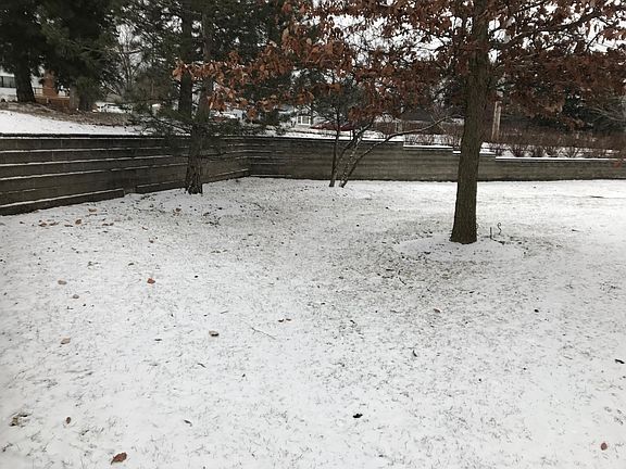 5th image of 361 S Crown Ct