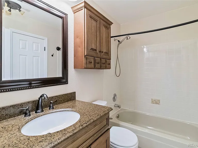 19713 Applewood Ct — Photo 16