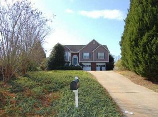 3294 Holly Stand Ct, Loganville, GA 30052