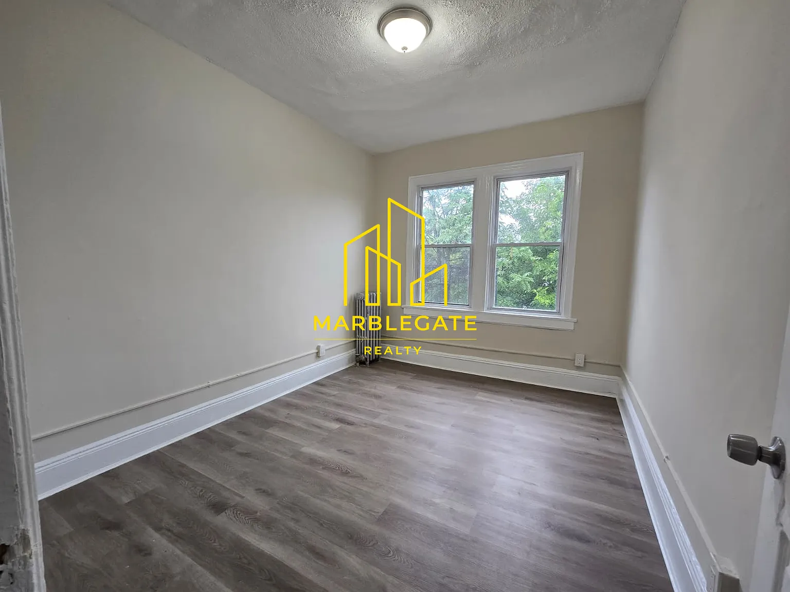 3 bed, 1050 sqft, $2,650 — Photo 2