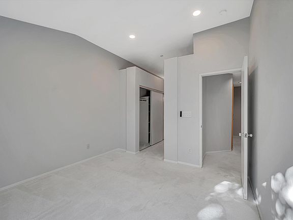 2nd image of 6985 Rodling Dr