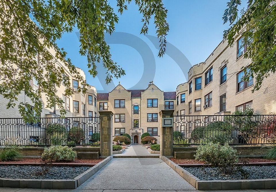 1st image of 1115 W Oakdale Ave #1121A2