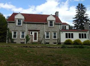 9 Hanna Ln, Scituate, RI 02857