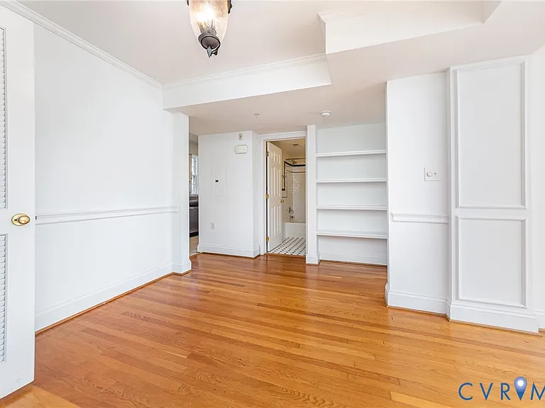 24 W Locke Ln #1 — Photo 6
